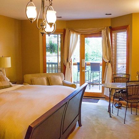 Tranquility Bay Waterfront Inn Sechelt Rom bilde