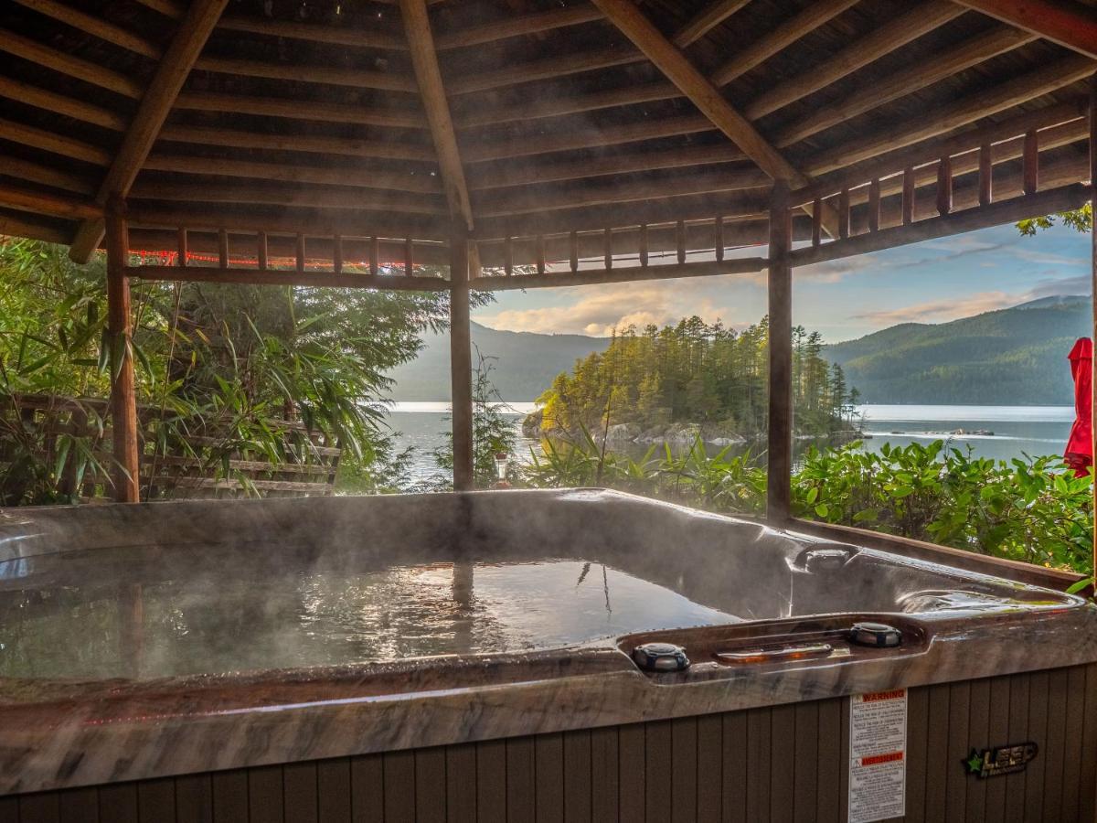 Tranquility Bay Waterfront Inn Sechelt Eksteriør bilde